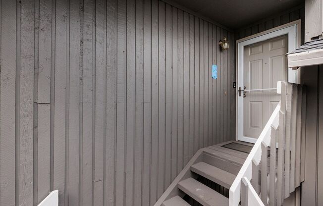 Beautiful 3 bedroom unit near in Lake Oswego- Comes with gym membership!