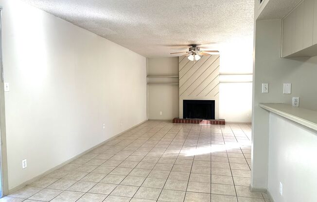 3 beds, 2.5 baths, $1,850, Unit Unit A