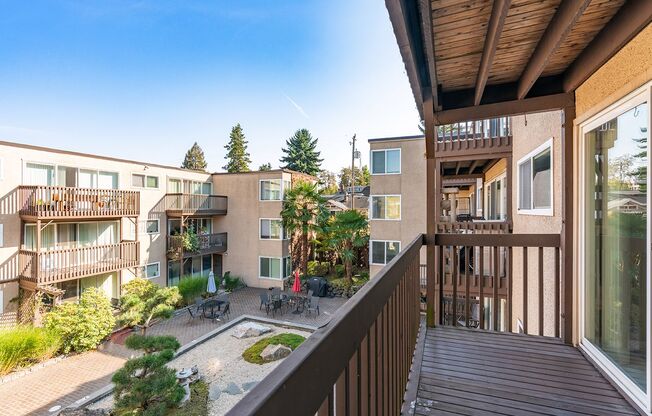 Aladdin Apartments on Greenlake