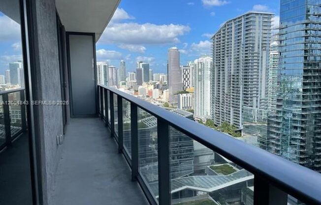 1 bed, 1 bath, 609 sqft, $3,450, Unit 55 SW 9th St # 3102