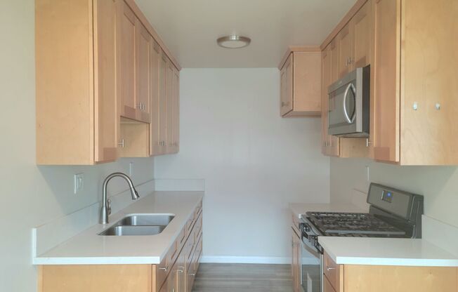 619 S. Grevillea Ave.
