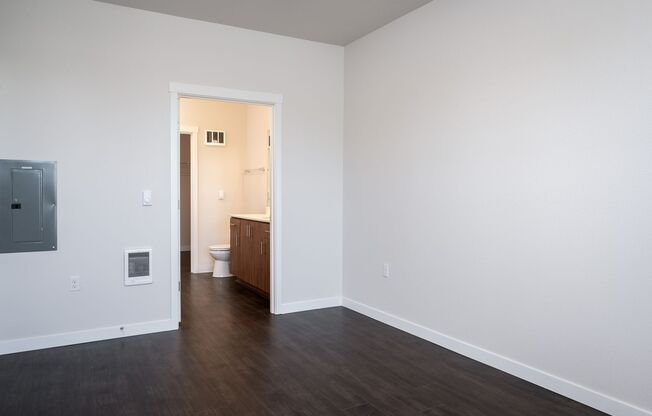 2 beds, 2 baths, 920 sqft, $2,395, Unit 25-205