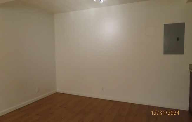 2 beds, 2 baths, $1,095, Unit # 129