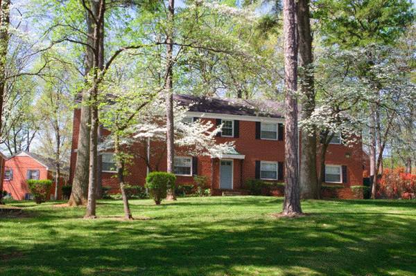 2 beds, 1 bath, 667 sqft, $875, Unit 3700D Pkwd