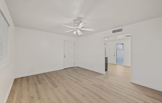 2 beds, 1 bath, 935 sqft, $1,599, Unit 01