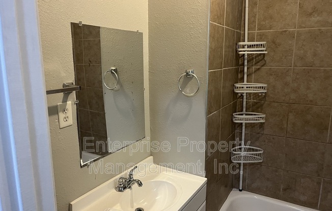 2 beds, 1 bath, $1,150