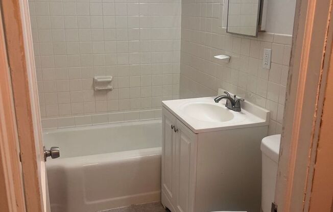 2 beds, 1 bath, $1,050