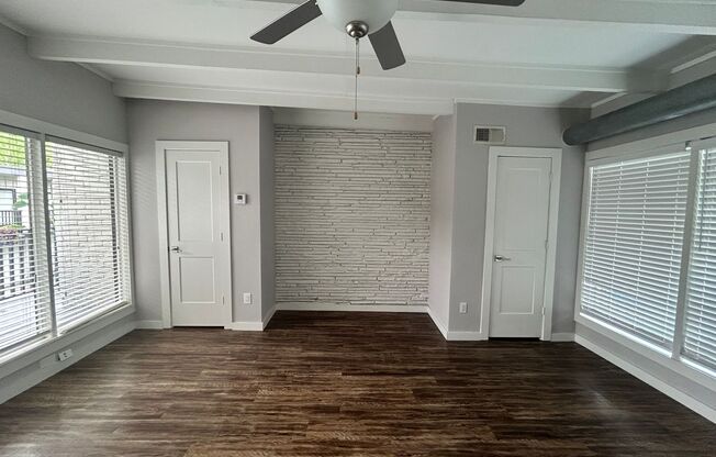 Studio, 1 bath, 500 sqft, $1,095, Unit 230
