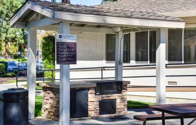 Community picnicking area at Renaissance Park Apartments, Davis, CA, 95618