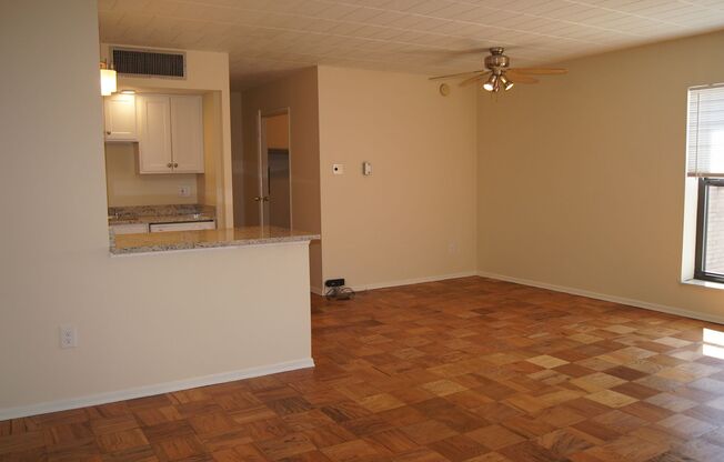 Studio, 1 bath, 520 sqft, $900, Unit 614