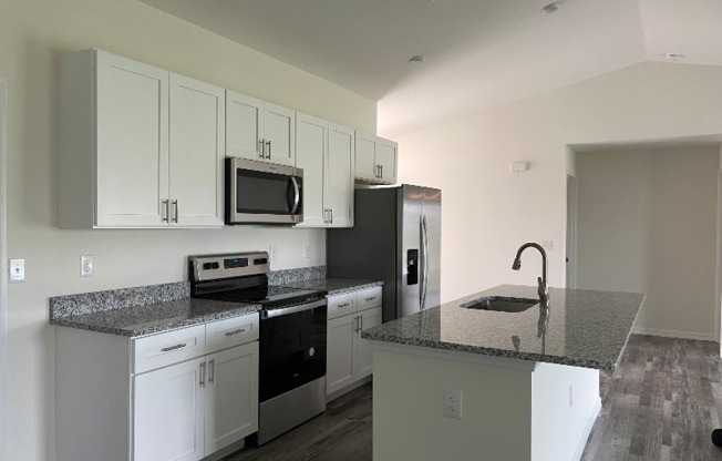 1121 NW 13 TER