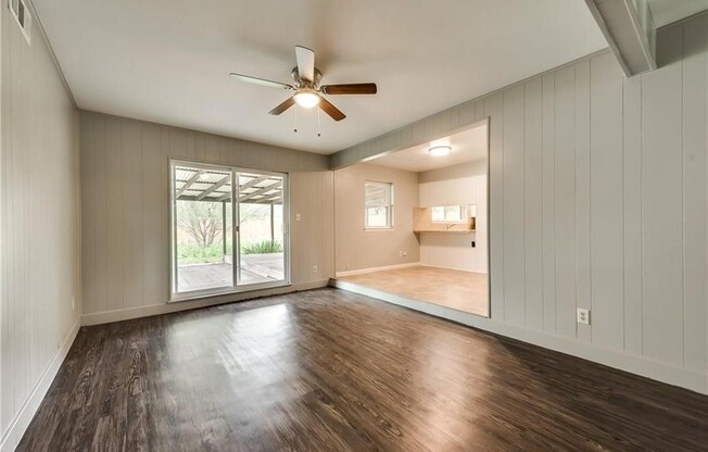 3517 LAMESA DR