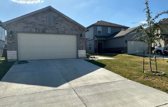 3 beds, 2 baths, $1,595