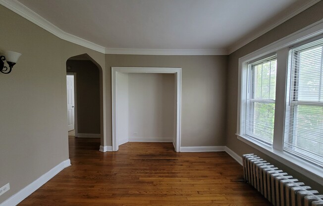 6647.5 North Greenview Ave.