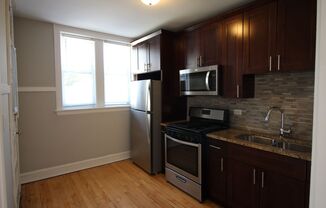 2 beds, 1 bath, $1,725, Unit 2425 #1