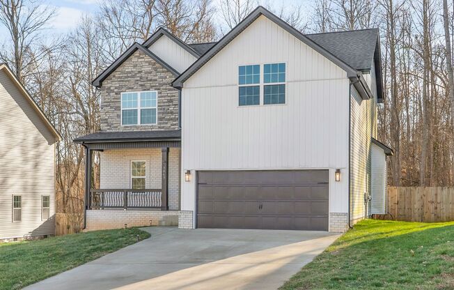 3 Bedroom 2 1/2 Bath Dog Friendly Home For Rent!