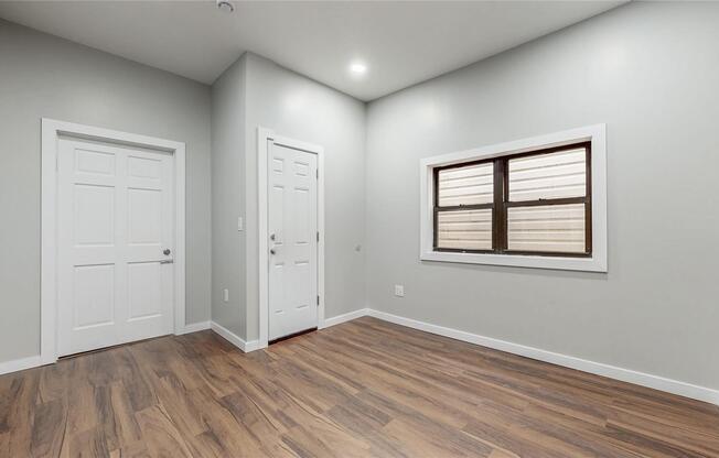 121 HALE AVE
