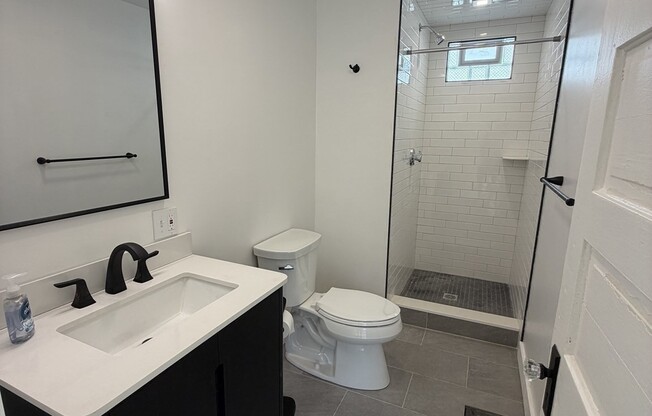 3 beds, 1 bath, 1,138 sqft, $3,100, Unit 1