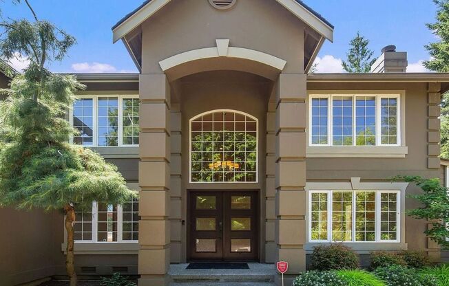5 Bedroom Single Family Home in Lakemont