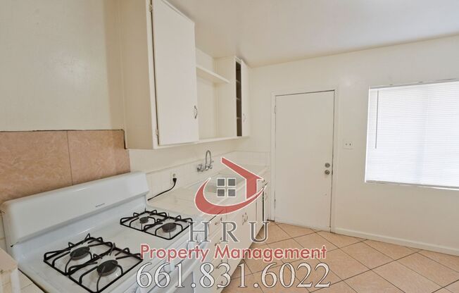 2 beds, 1 bath, 750 sqft, $1,100, Unit A