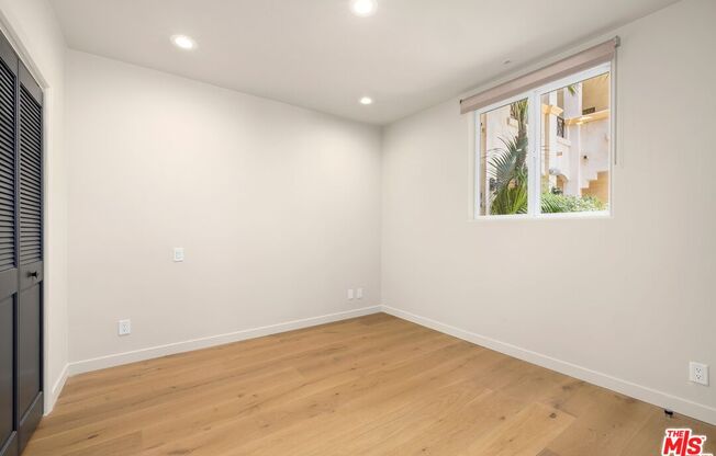 16123 SUNSET BLVD