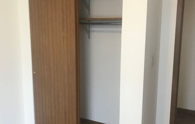 3 beds, 1 bath, 1,040 sqft, $1,695, Unit 3164-303