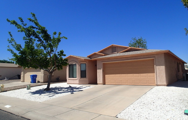 3 beds, 2 baths, $1,350