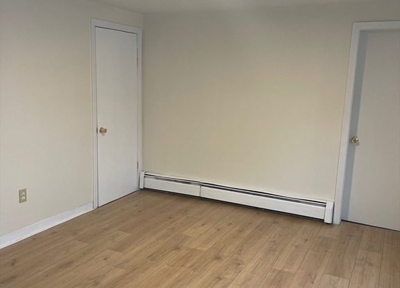 2 beds, 1 bath, 725 sqft, $1,850, Unit 2