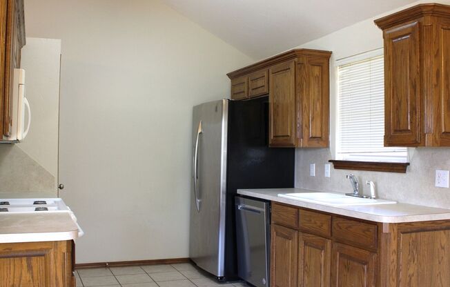 3 beds, 2 baths, $1,549