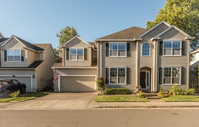 Desirable Applewood Park 4 Bedroom 2.5 Bathroom Home Available April 23!!!