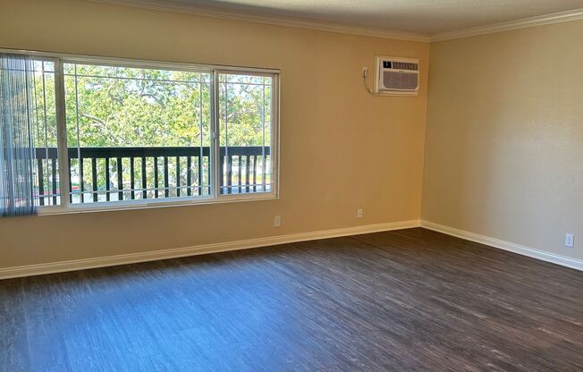 2 beds, 2 baths, 880 sqft, $2,705, Unit I-12