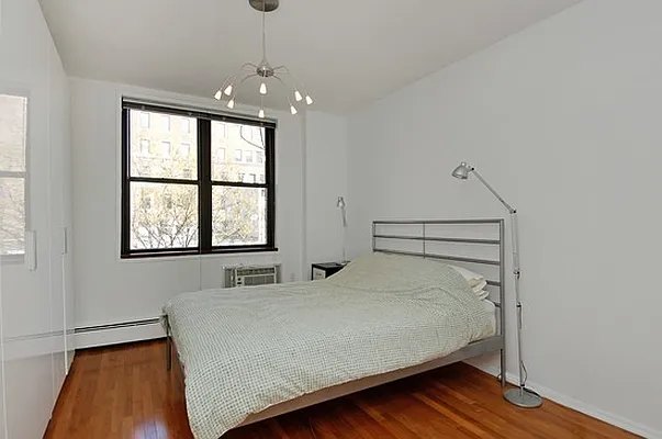 229 E 29 ST