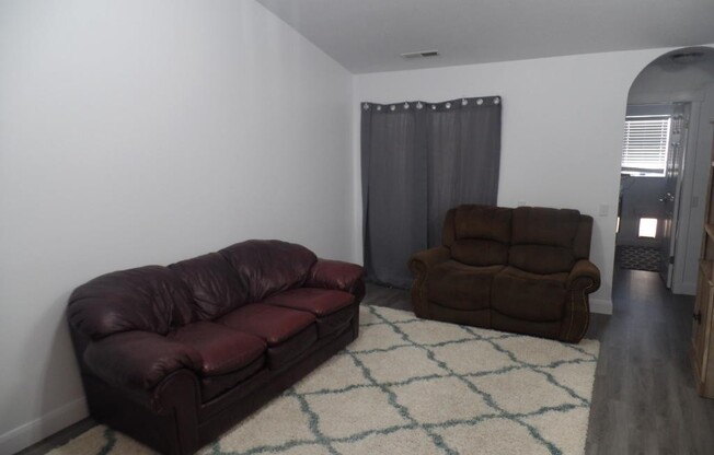 3 beds, 2 baths, $1,450