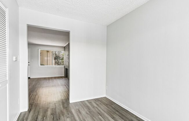2 beds, 1 bath, 750 sqft, $1,698, Unit 113