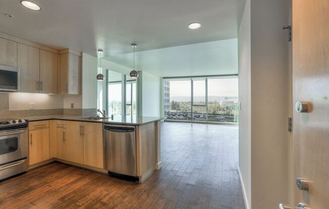 Gorgeous 1 Bedroom Condo with Floor to Ceiling Windows at Axis