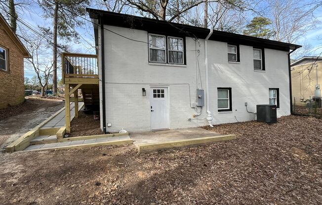 Modern 2BD*, 2BA with 3rd Bonus Room Near Downtown Durham with Assigned Off-Street Parking and Backyard