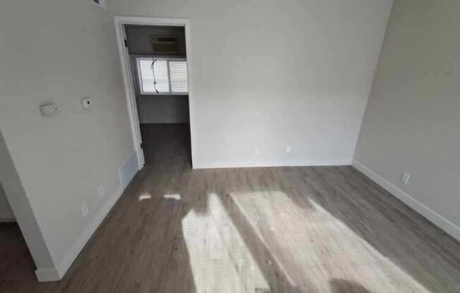 1414/1416 Oakland Rd NE (Cedar Rapids,IA)