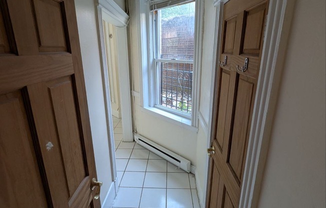 2 beds, 1 bath, $2,900, Unit 1