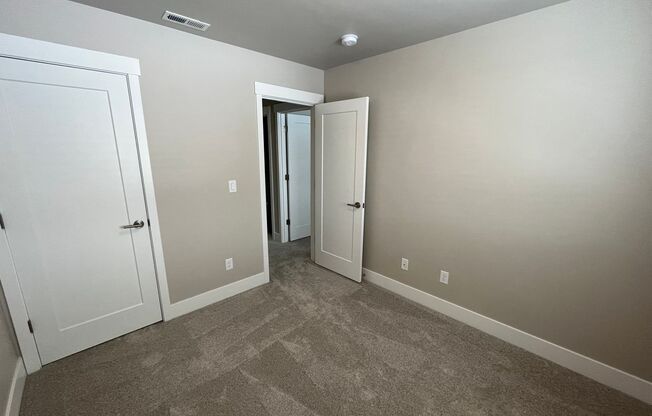 3 beds, 2.5 baths, $2,395, Unit 2