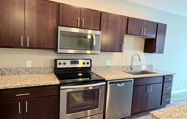 1 bed, 1 bath, 676 sqft, $1,425, Unit 323