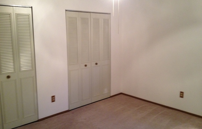 2 beds, 1 bath, $1,600