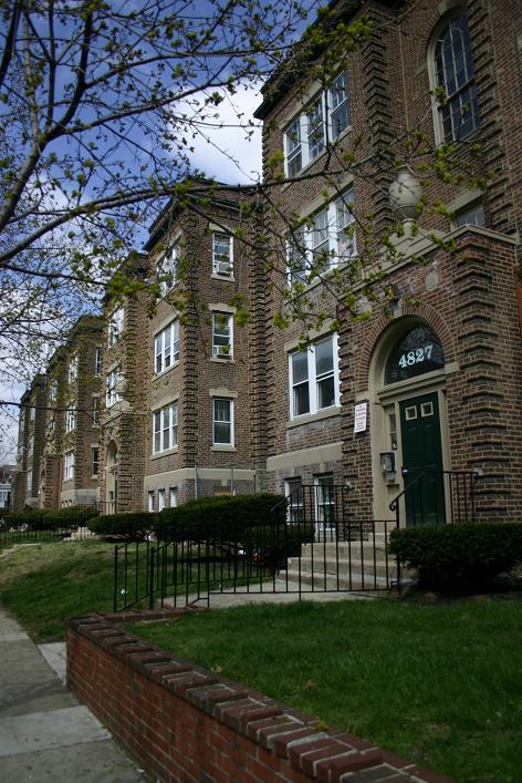 1 bed, 1 bath, 650 sqft, $1,195, Unit 4827-D2