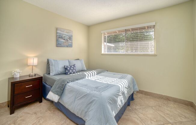 Beautiful single story, furnished 3BR/2BA home!