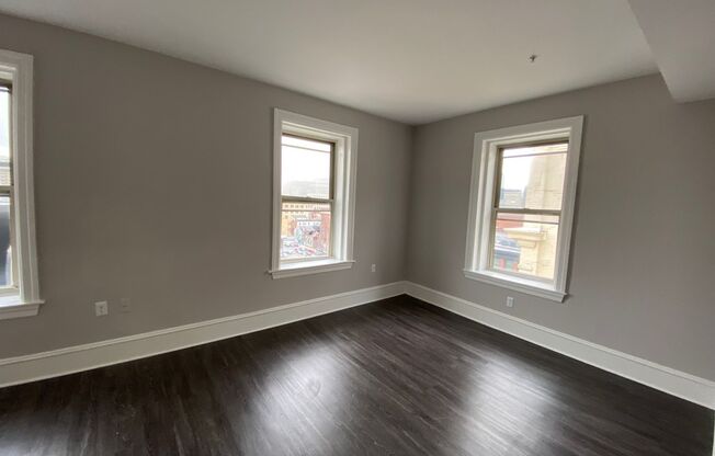 2 beds, 2 baths, 912 sqft, $1,750, Unit 404