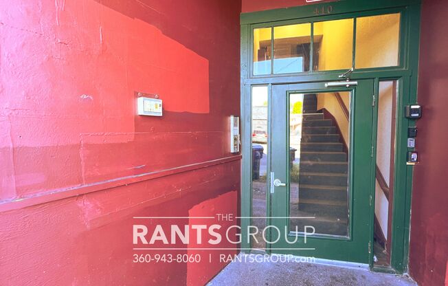 2 beds, 1 bath, 707 sqft, $1,400, Unit 1