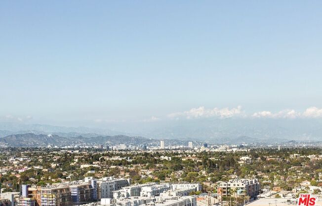 3 beds, 3.5 baths, 2,099 sqft, $10,000, Unit 1822