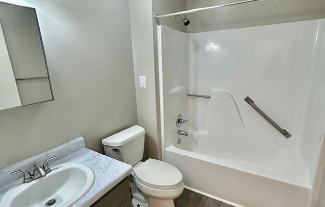 1 bed, 1 bath, 815 sqft, $950, Unit 1030