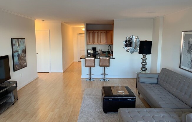 6 Whittier Pl
