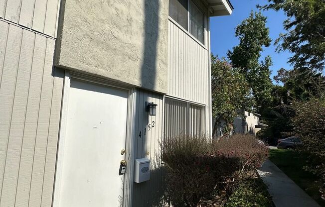 LA JOLLA 2 BED / 1 BATH WITH PRIVATE PATIO & PARKING