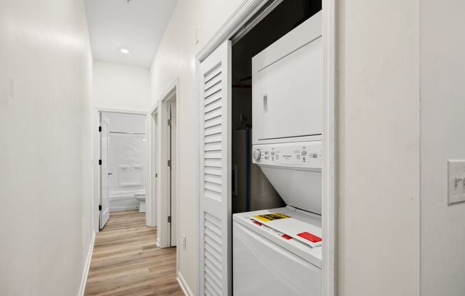 3 beds, 2 baths, 500 sqft, $1,400, Unit Unit 203